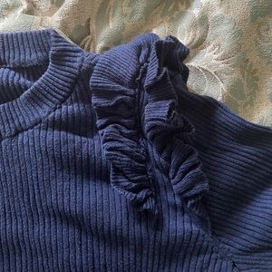 Stylus~ XL sweater with Frilly Shoulders